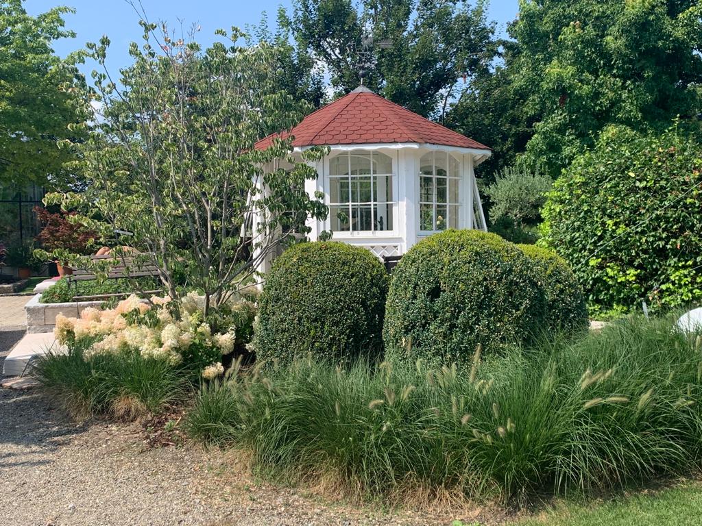 Pavillon im grünen.